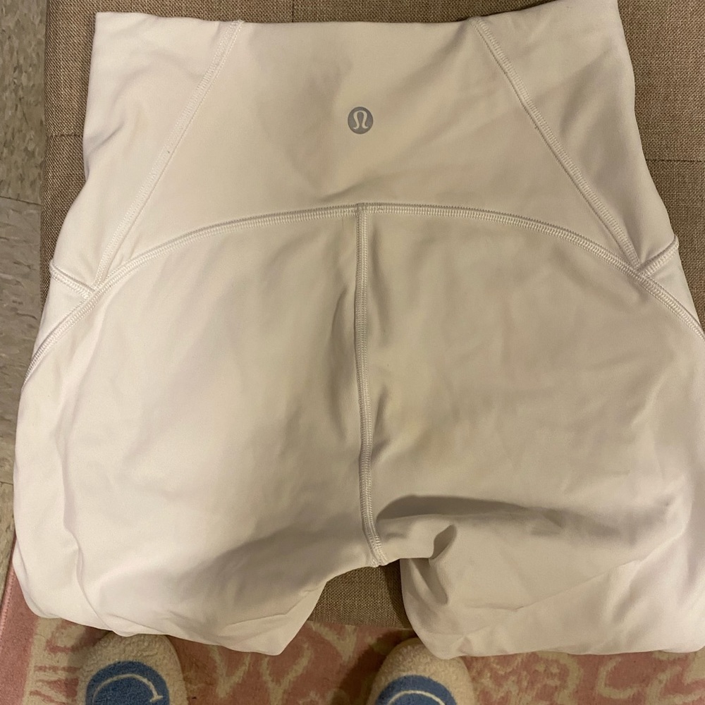 White lululemon cropped leggings